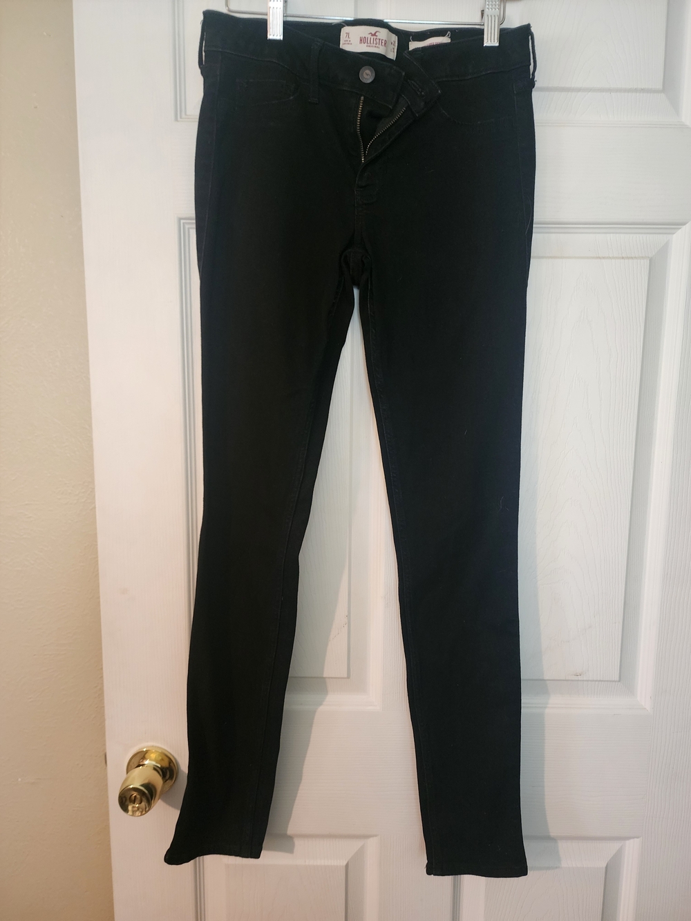 Hollister Women's Skinny Jeans in Black